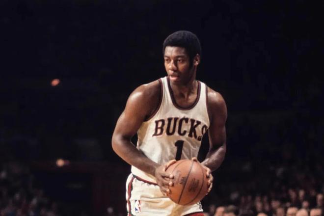 近5轮仅1胜&丢9分！皇马落后巴萨4分，银河战舰陷入低迷