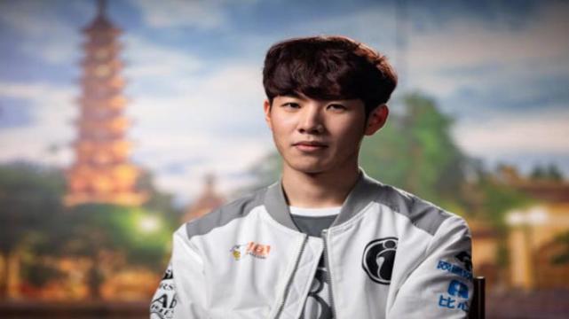 鲁媒：山东泰山开出的续约条件对瓦科而言仍具备极高的吸引力