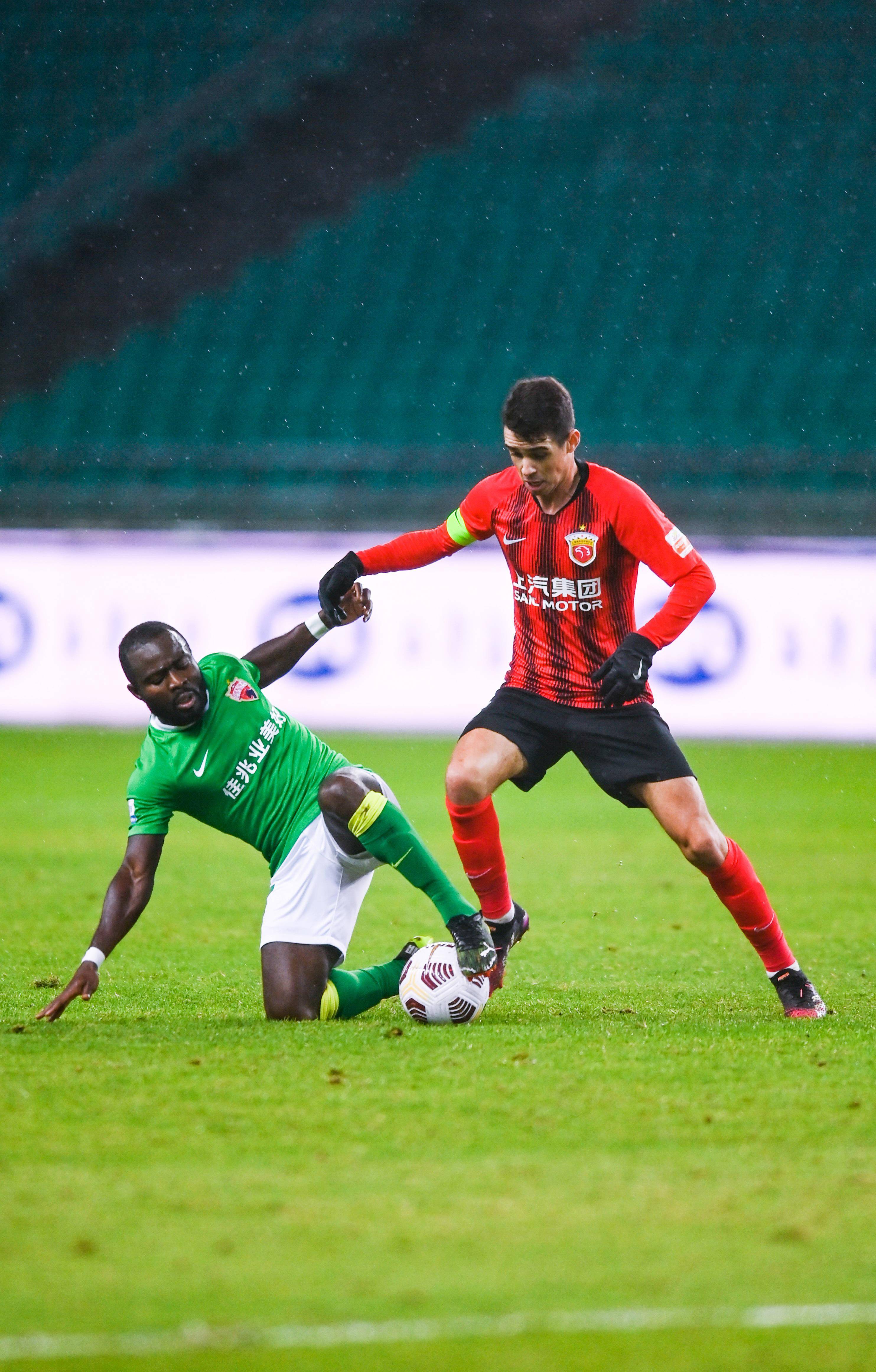 皮球划出完 皮球划出完